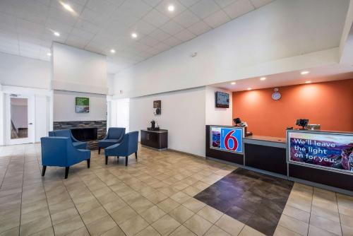 Irving Hotel | Motel 6-Irving, TX - Irving DFW Airport East
