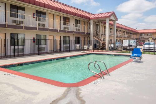Mesquite Hotel | Motel 6-Mesquite, TX - Rodeo - Convention Ctr