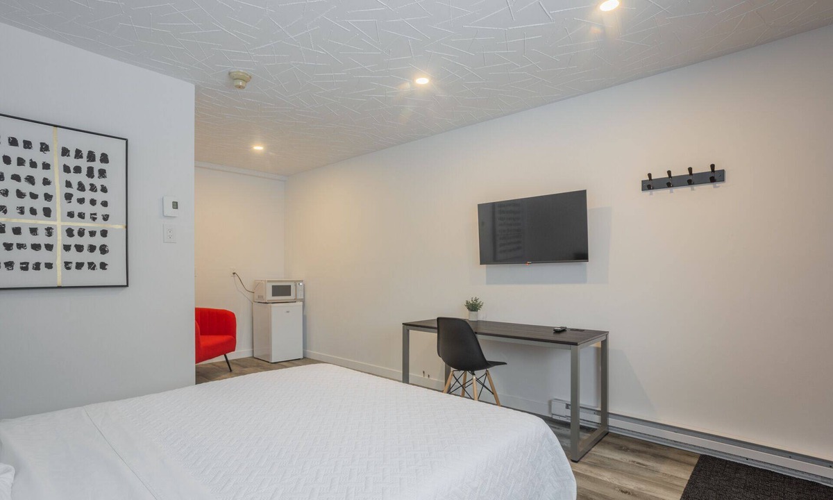 Brossard Hotel | Motel Champlain