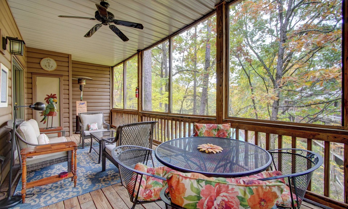 Mount Ida Condo | Mountain Harbor Resort Condo 2Bed 2Bath. Large Screen Deck. 2 Min. walk to Pool