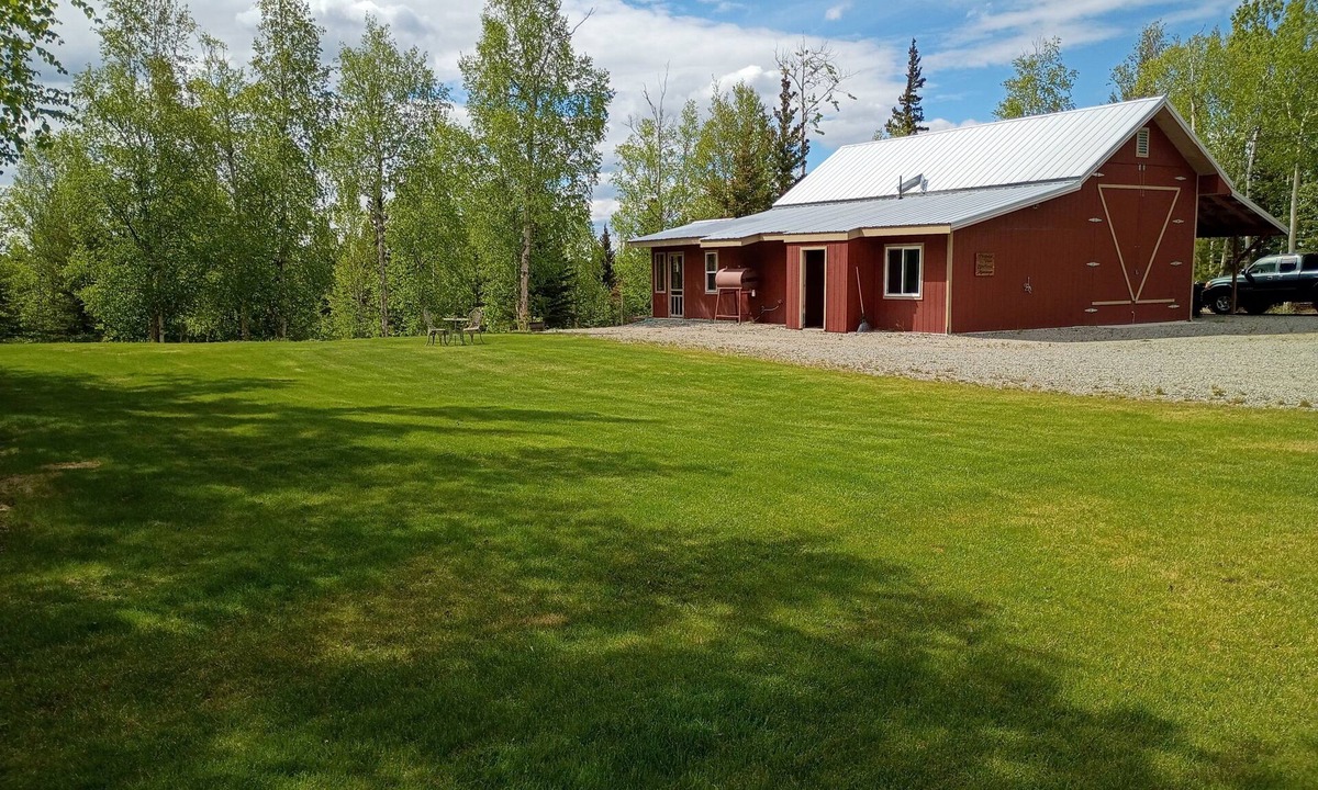 Deltana Apartment | Mountainview Boathouse Apartment.