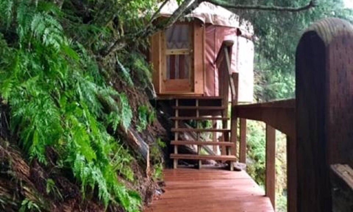 Bear Creek House | Nauti Otter Inn and Yurt Village