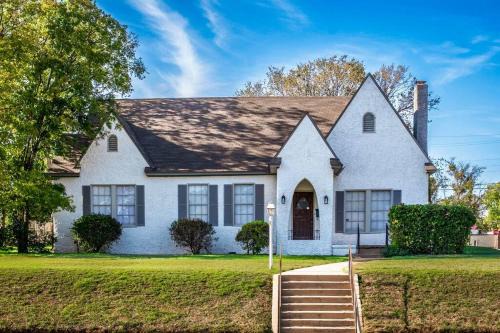 Austin Ave. House | New Comfy Bungalow on Washington-Dedicated Office