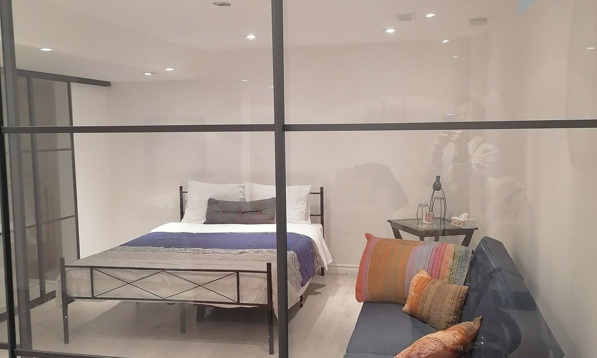 Milton House | New private modern apartment basement in Milton