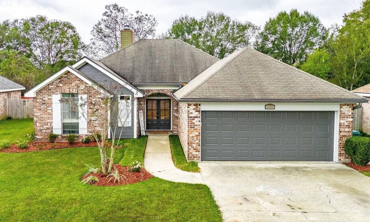 Youngsville House | Newly updated 3BR/2BA 7 Beds Pets Welcome