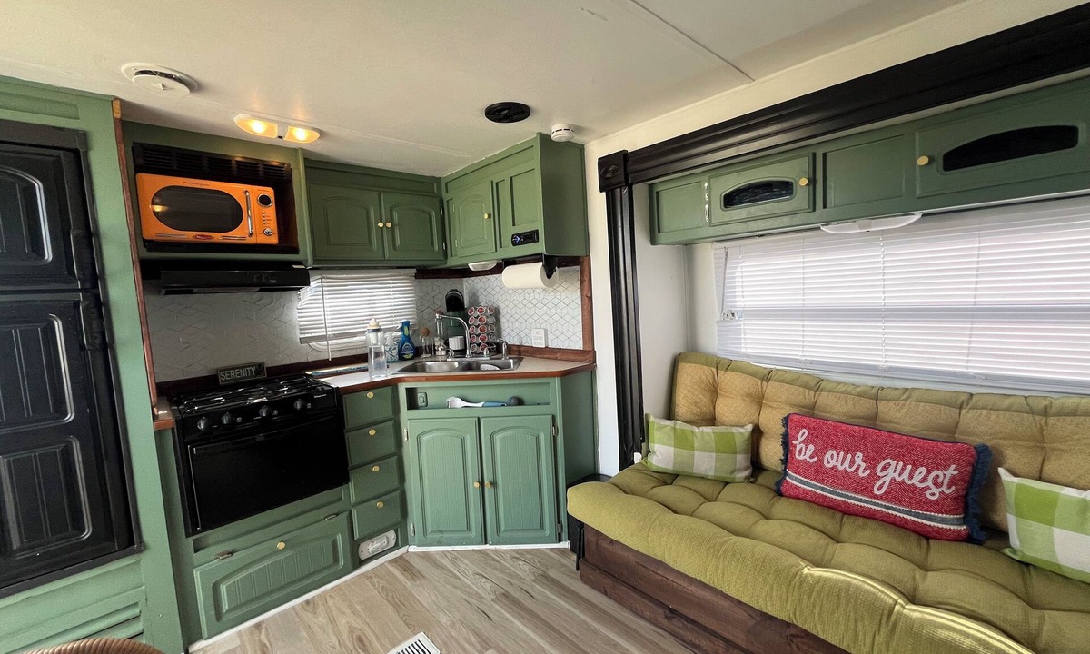 Cameron RV Rental | Nice campground with AC in charming Cameron next to beach and LNG plant.