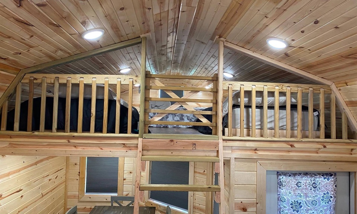 Platter Cabin | North Poolside Cabin