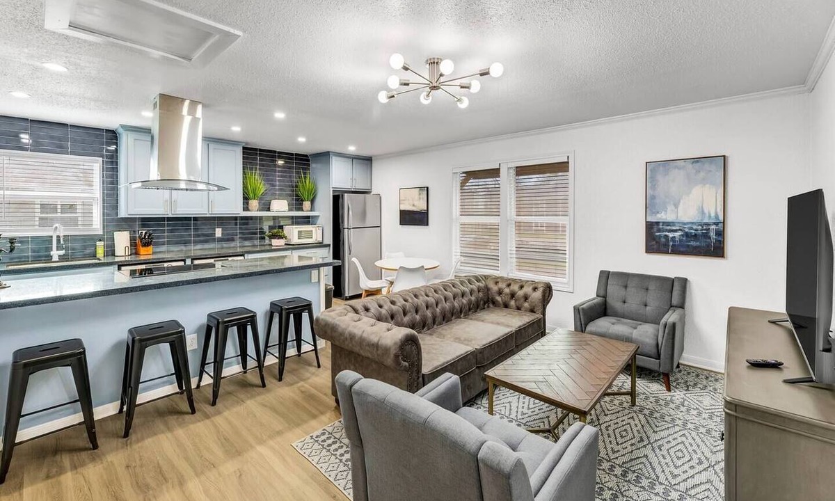 College Station Apartment | Oakley: 2nd floor, King Beds/Close to A&M