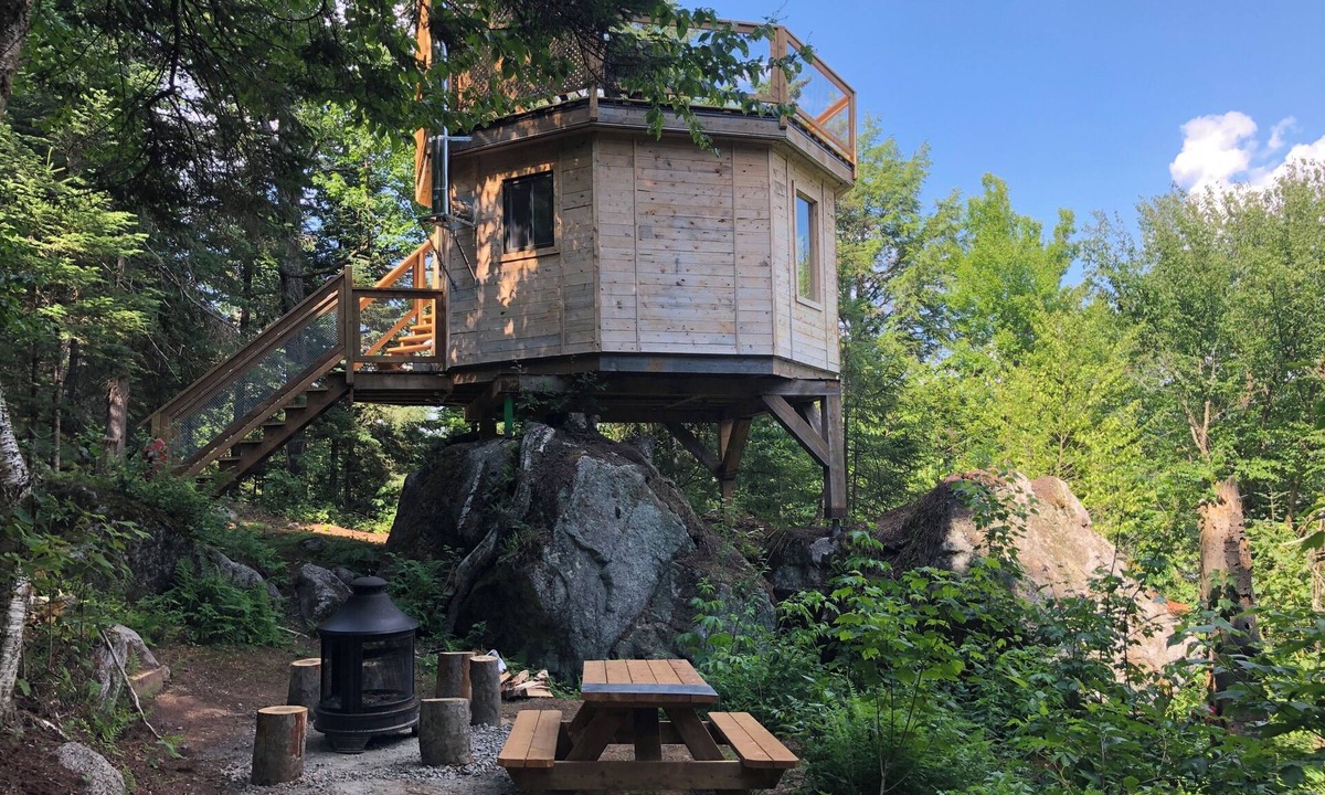 Saint-Faustin-Lac-Carre House | Octagonal treehouse with a panoramic rooftop terrace | Lodging #20