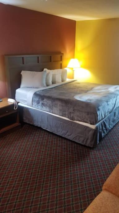 Stillwater Apartment | OSU 2 Queen Beds Hotel Room 237 Booking