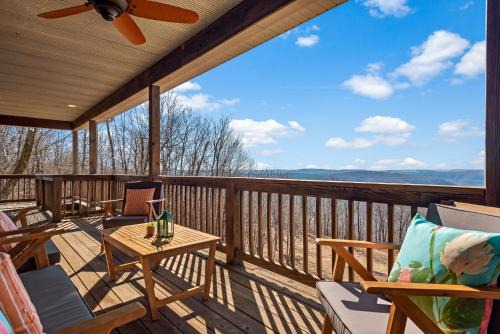 Jasper House | Ozark Retreat with Mountain Views Fire Pit & Deck