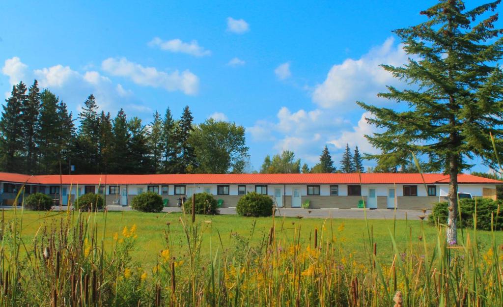 Otonabee-South Monaghan Hotel | Park Side Motel