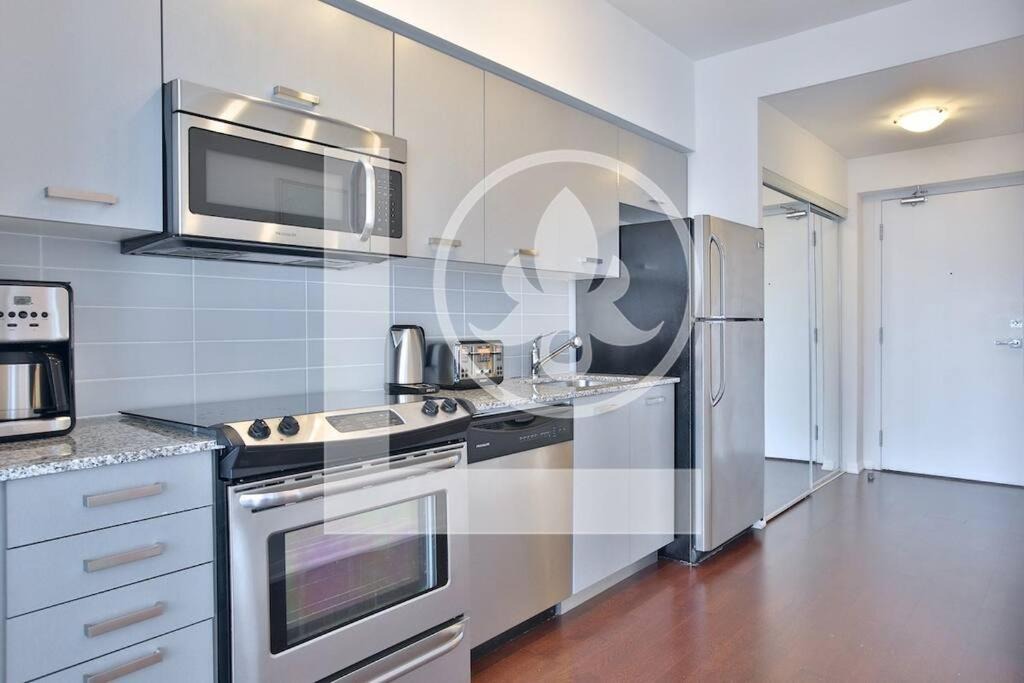 Bay Cloverhill Apartment | Peace - Luxury Executive Condo Bay & College