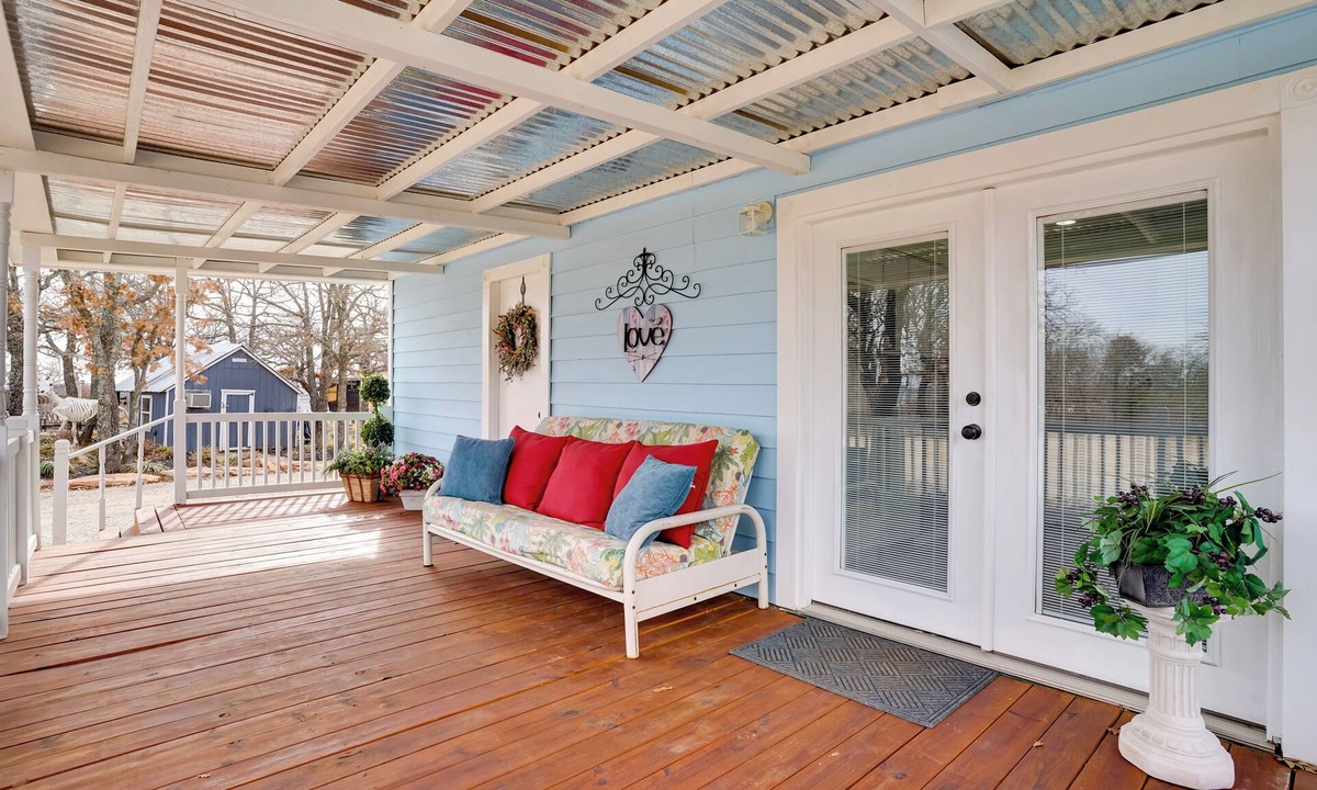 Bowie Cottage | Peace & Relaxation at Texas Countryside Tiny Home
