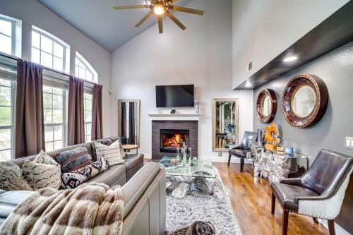 Tulsa House | 'Peace & Tranquility': Home 2 Mi to Dtwn Tulsa!