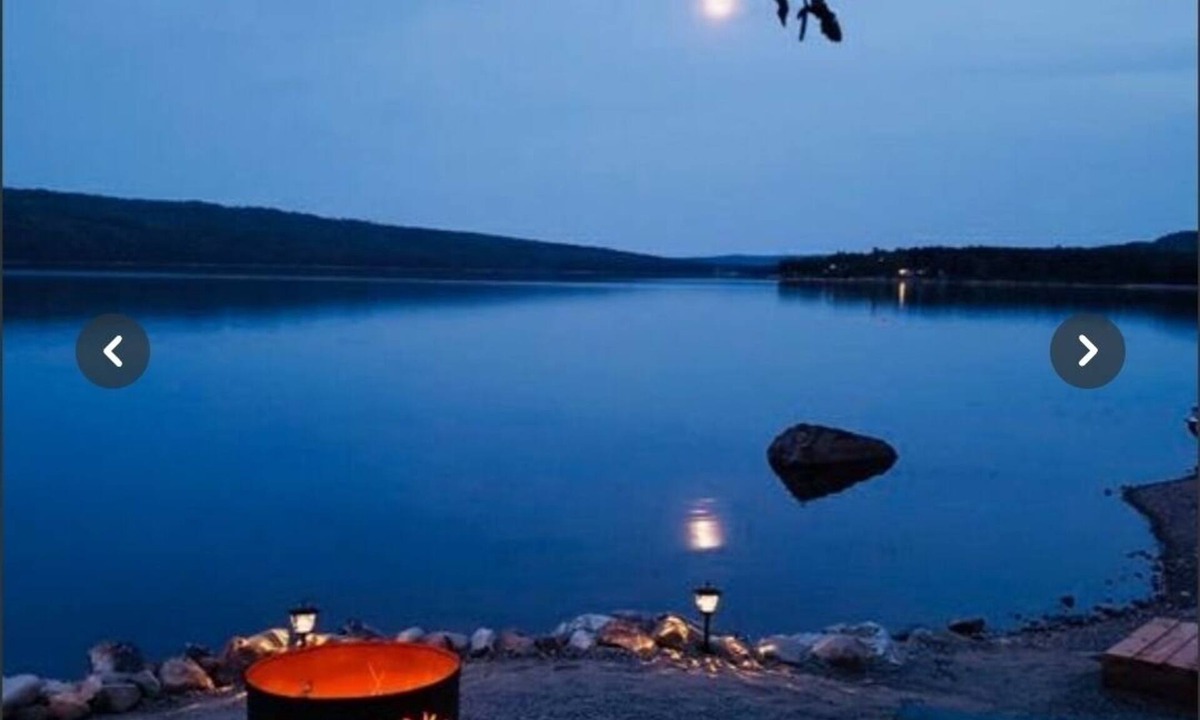 Newfoundland Cabin | Peaceful lake front space were nature is at you door step.