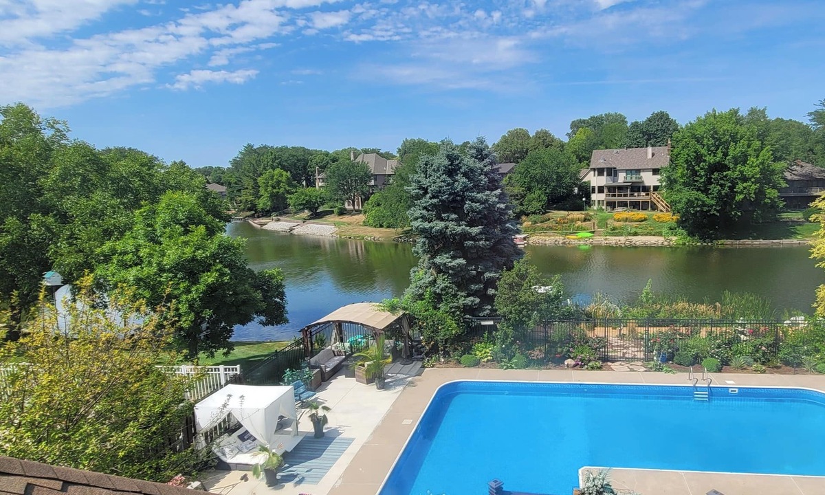 West Omaha House | Peaceful Lakefront Retreat| Private Suite Pool SPA Sauna Hot tub Pool table