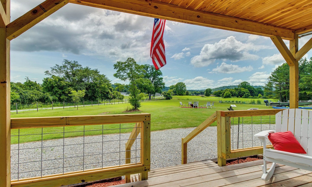 Norfork Apartment | Peaceful Norfork Escape: Walk to White River!