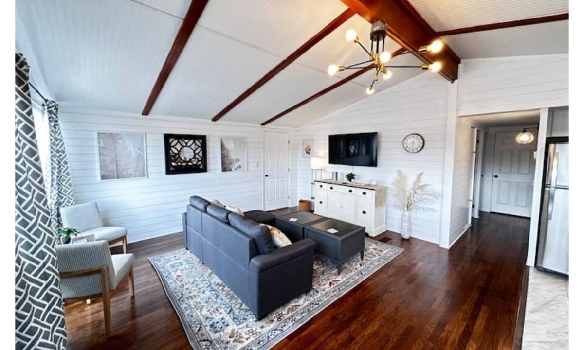 Hamilton House | Perfect for couples retreat, family friendly and quilters!