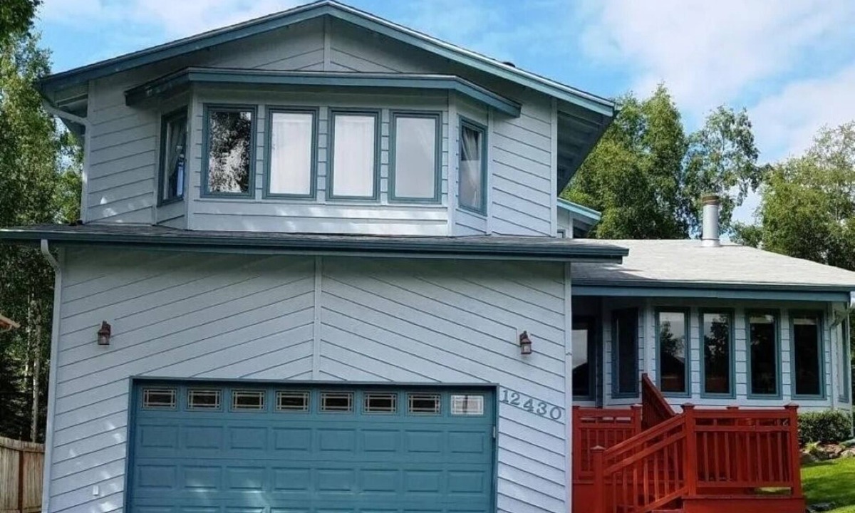 Old Seward - Oceanview House | Perfect home base for exploring Anchorage and beyond.