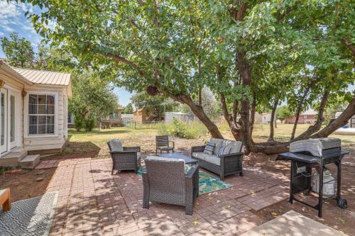 Crowell House | Pet Friendly Home w/Yard & Grill in Crowell!