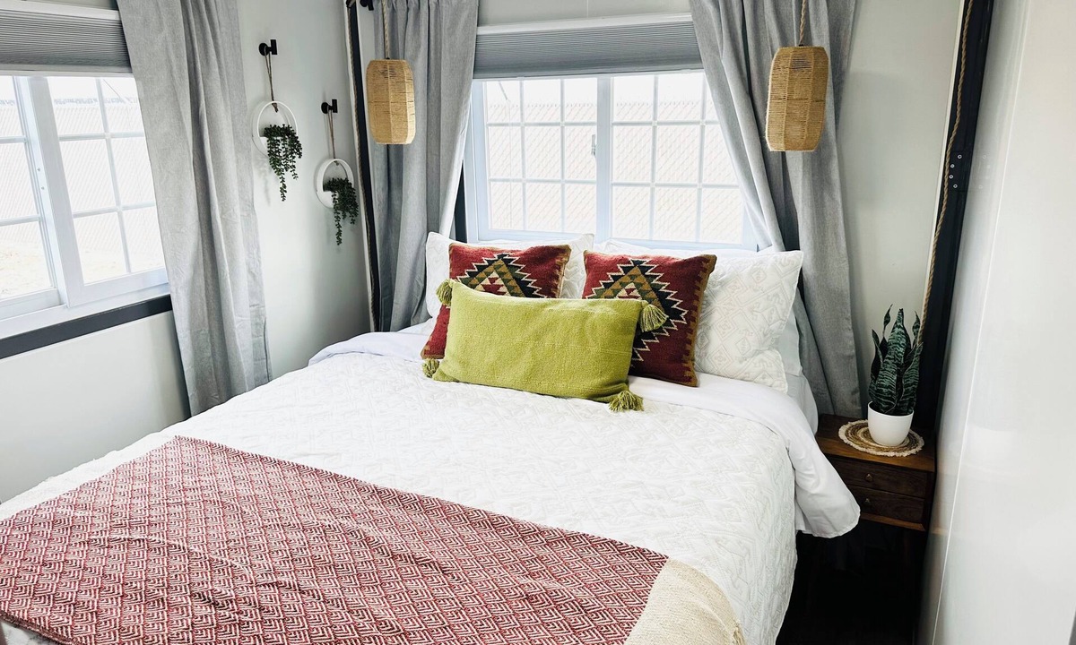 Pecos Apartment | Pet friendly Studio BoxHouse in Pecos: Queen bed with Twin over Full Bunk Beds