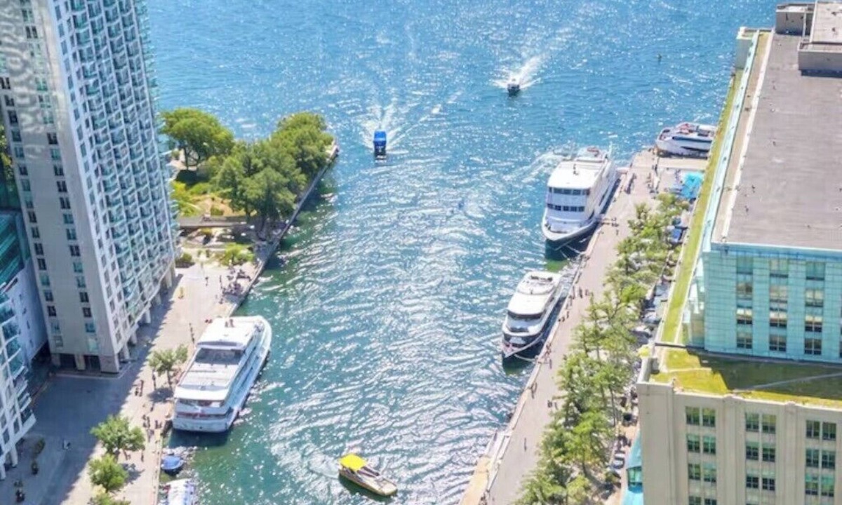 Central Waterfront Condo | Picturesque Lakeview | Extended Stay Furnished 2BR | Corporate & Family