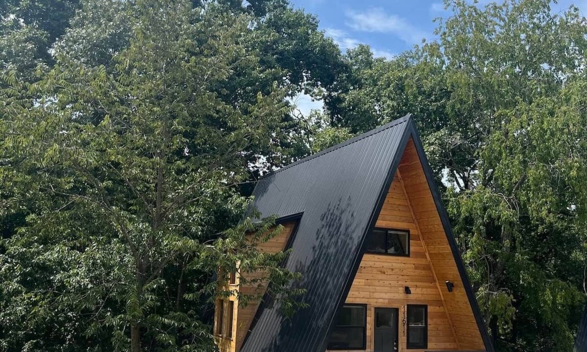 Rogers House | Post Oak Perch-Cozy Forest A-frame Near Bentonville