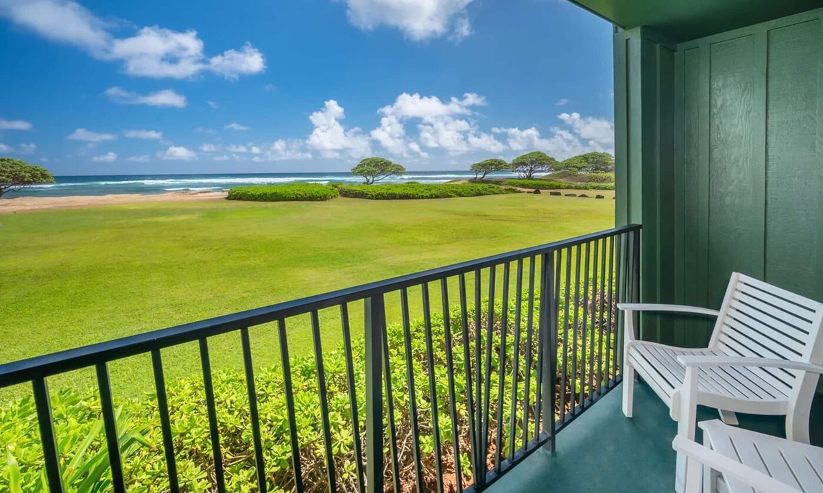 Hanamaulu Hotel | Premium Oceanfront Suite 1 King Bed at Kauai Beach Resort!