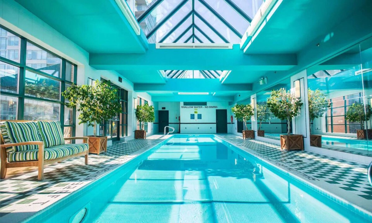 Bloor-Yorkville Hotel | Prime Location: Upscale Haven in Yorkville District, Close to Attractions