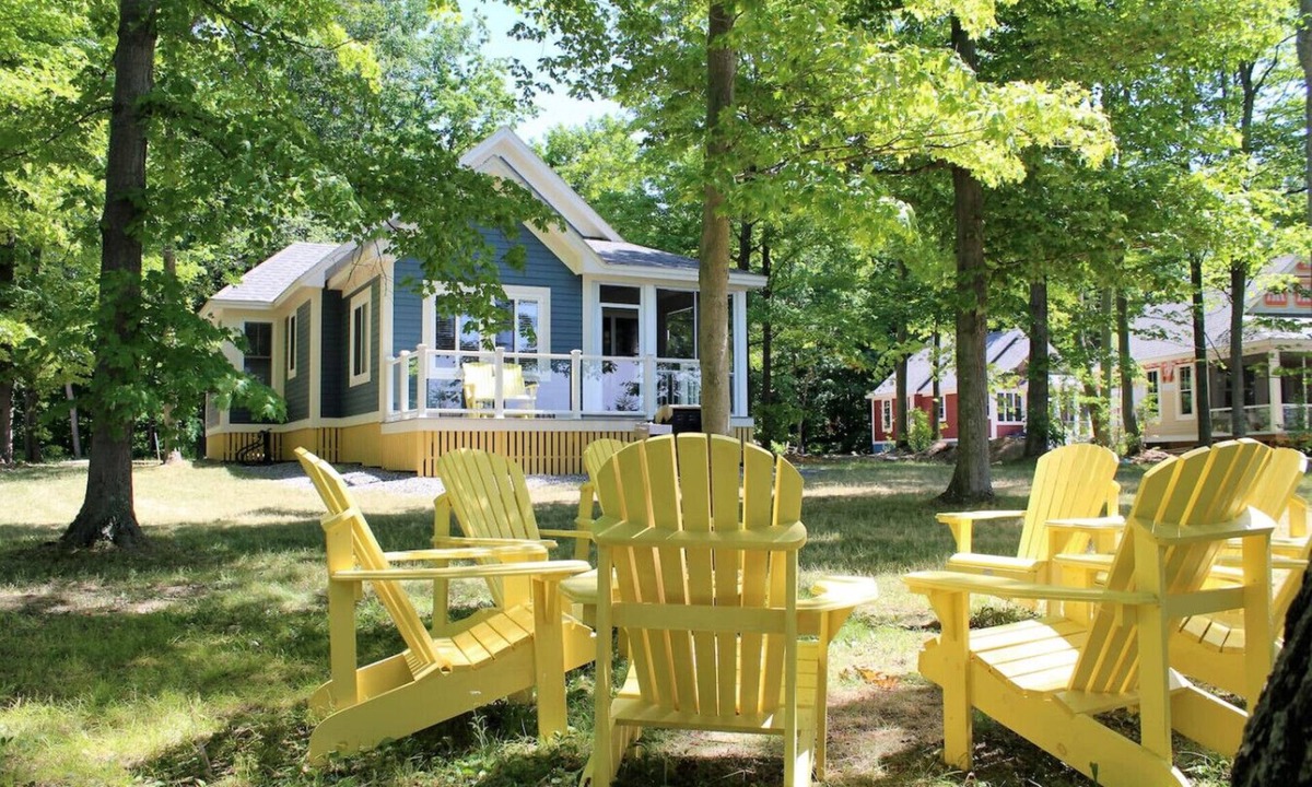 Cherry Valley Cottage | Prime Waterfront Cottage on Sandbanks Area Resort