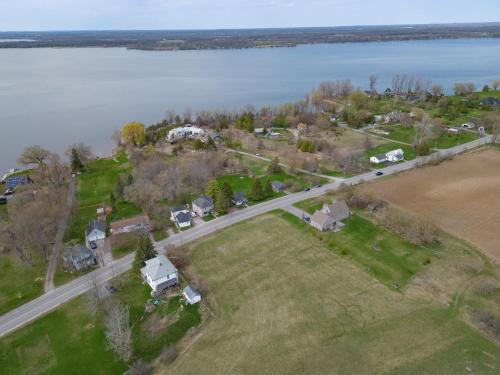 North Port House | Prince Edward County-Enjoy Picton WIne Country
