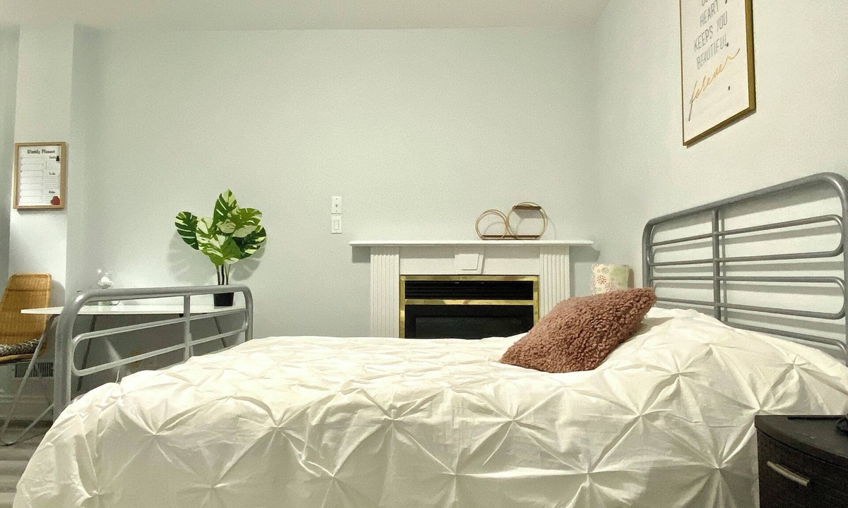 Willowdale House | Private 1BR Suite | Kitchen, Parking & WiFi | North York