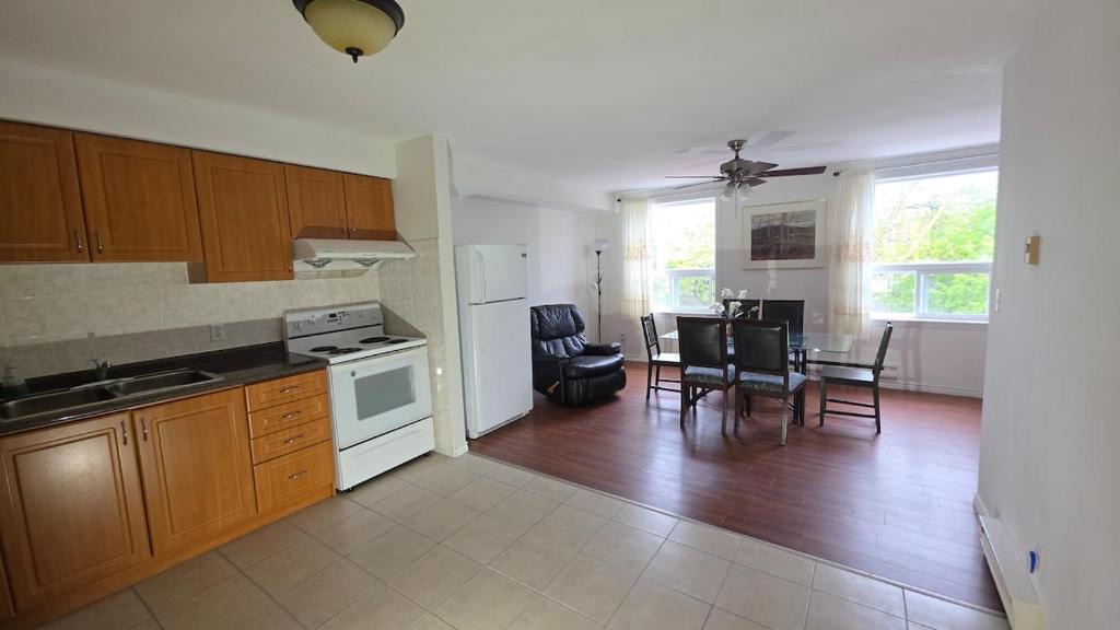 Oakwood Village Apartment | Private & Bright 2-bedroom, Midtown Toronto