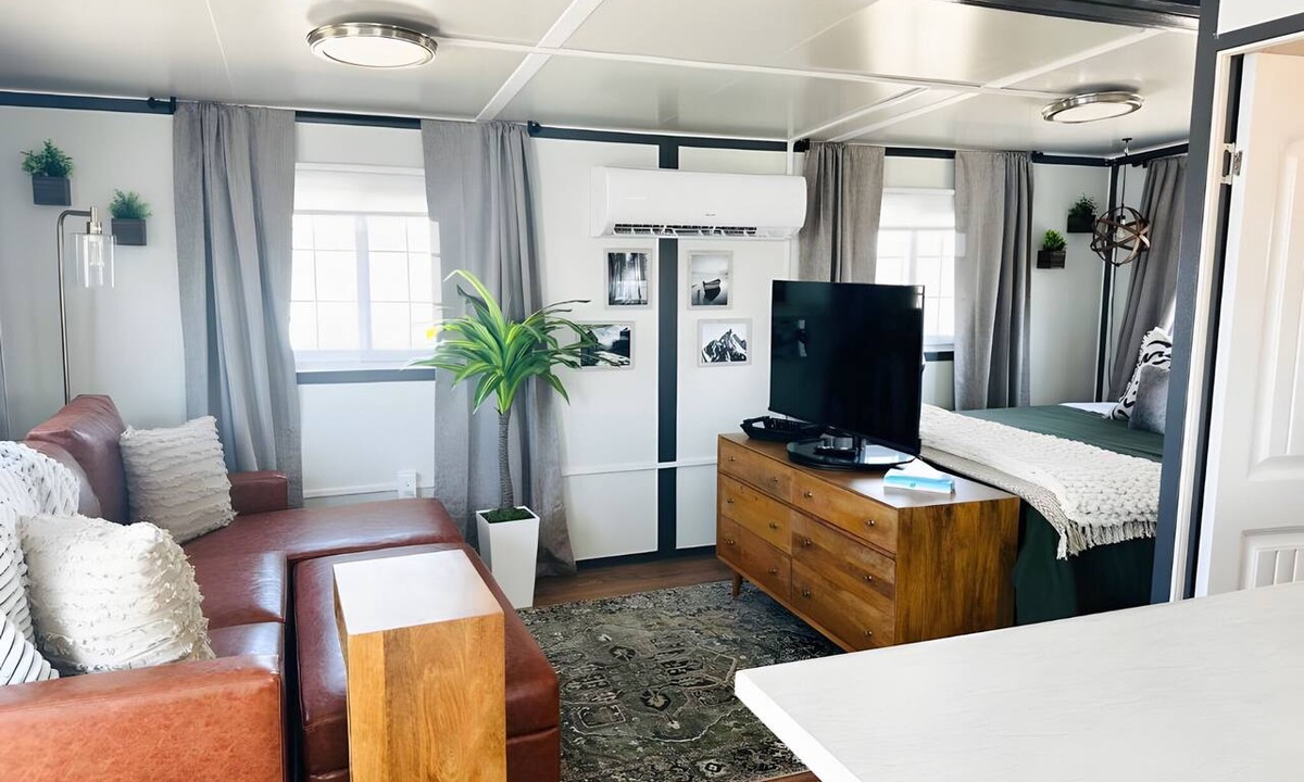Pecos Apartment | Private Business Studio, Queen Bed, Office, Full Kitchen and In-Unit Laundry
