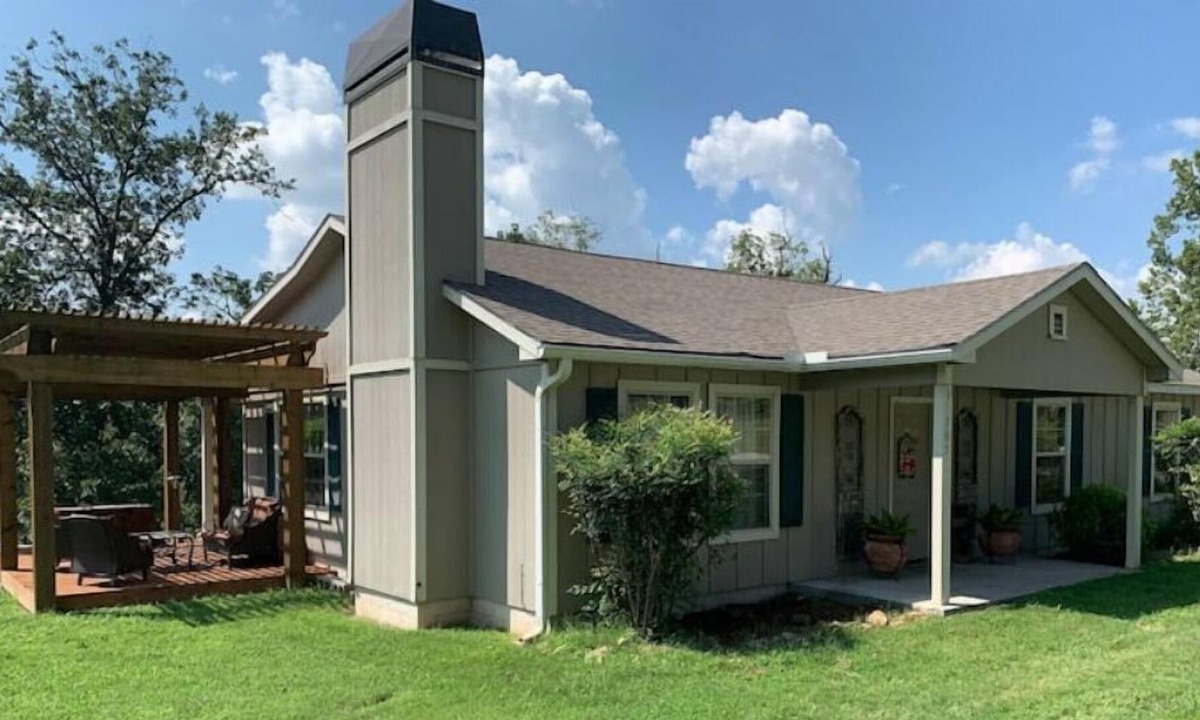 Cleora Cabin | Private cabin with hot tub! No cleaning fee!