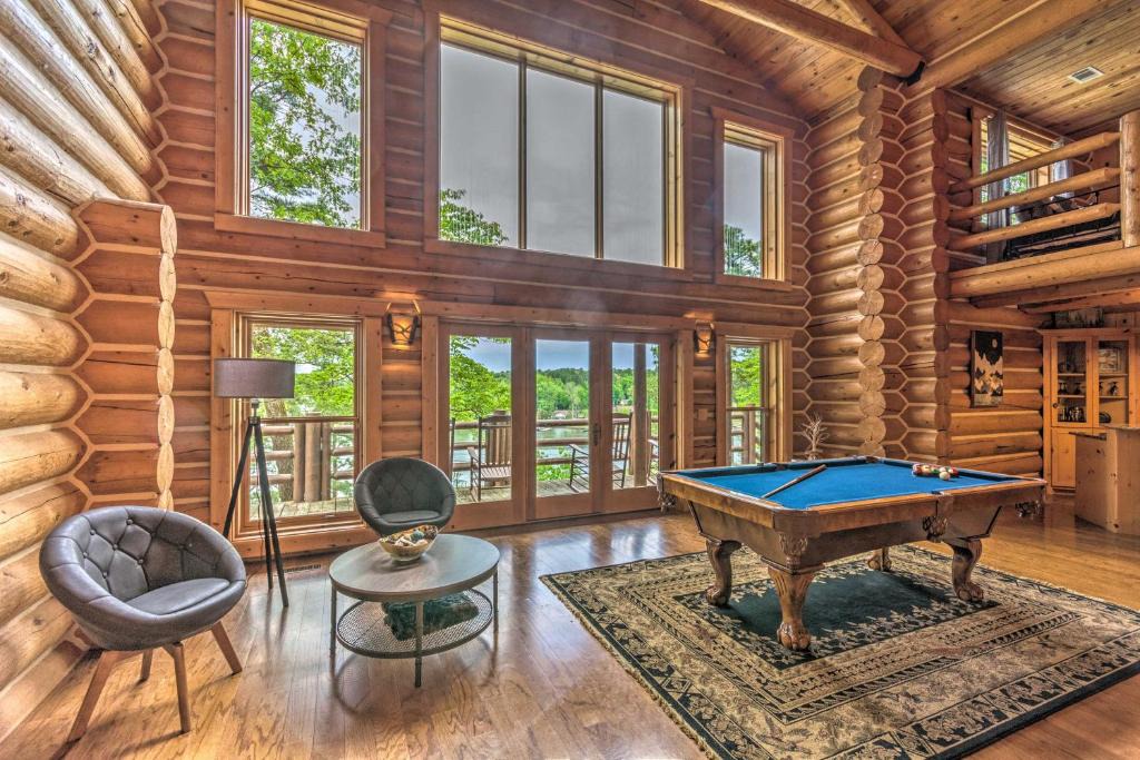 Mid America House | Private Dock & Slip: Lake Hamilton Hideaway!