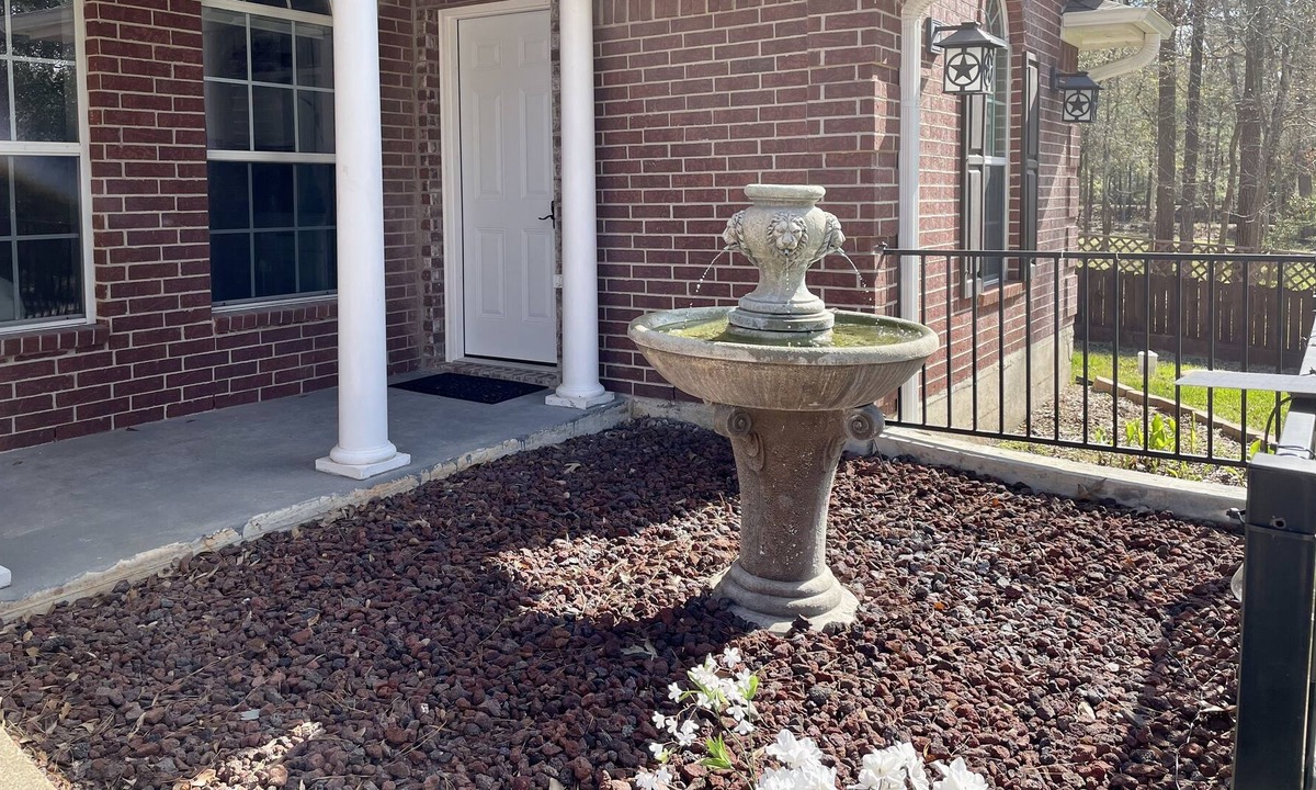 Montgomery Cottage | Private Duplex in the Forest w/ Fire Pit, Patio and Garden View near Lake Conroe