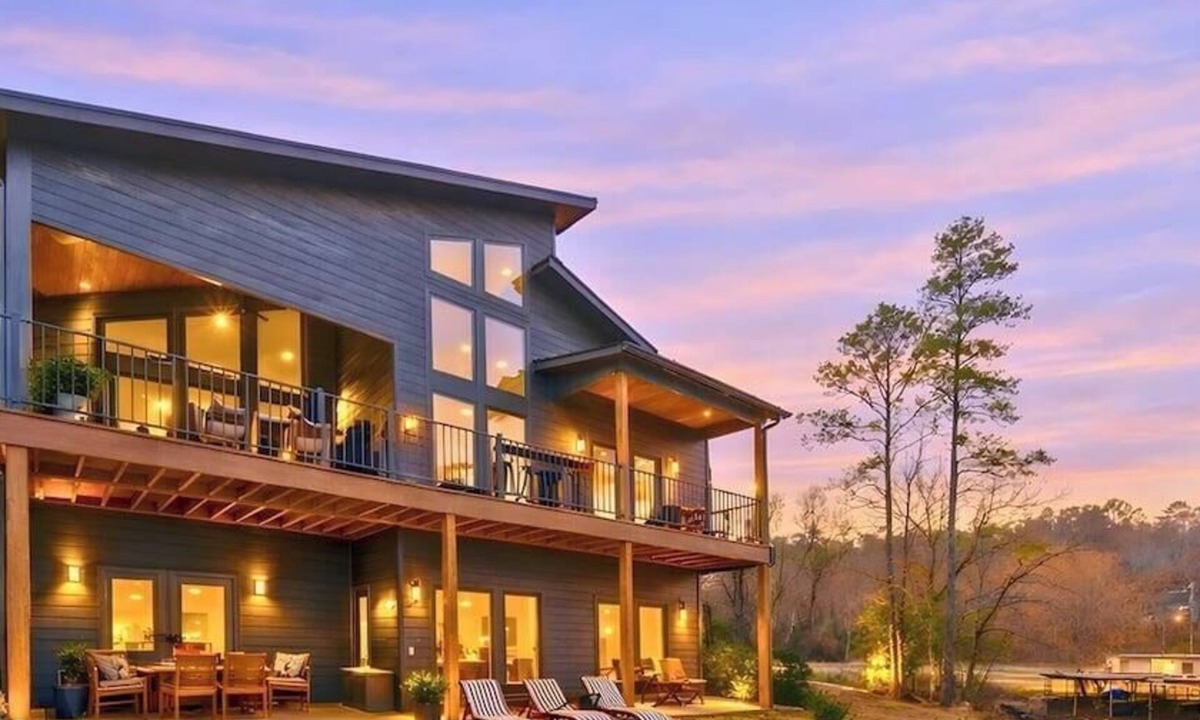 Hot Springs House | Private Pool, Dock, Movie Room on Lake Hamilton