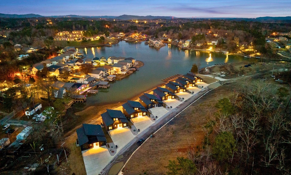 Hot Springs House | Private Pool, Dock, Movie Room on Lake Hamilton