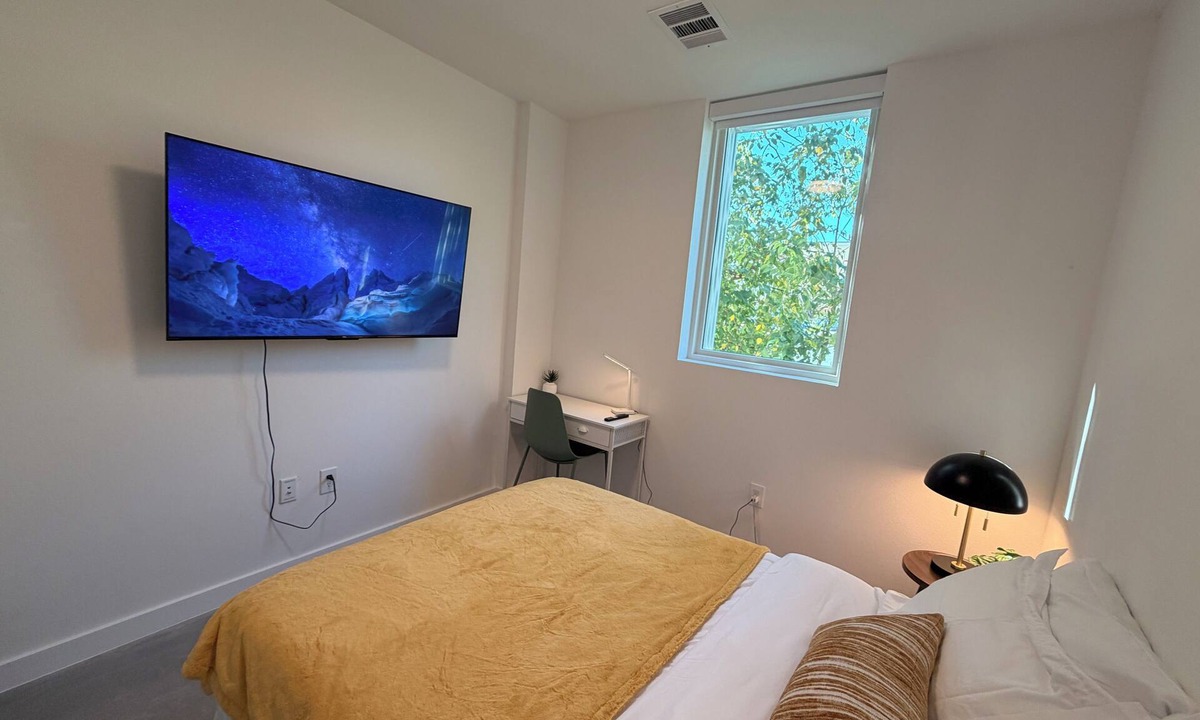 West End Apartment | Private Room in Shared Home – Downtown Austin Nueces St