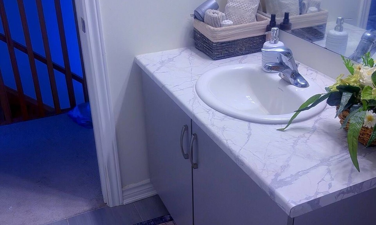 Oshawa Condo | Private room w private washroom /Quiet Oshawa .