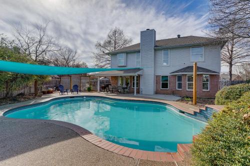 Fort Worth House | Private Yard & Pool: 3,200-Sq-Ft Gem in Fort Worth