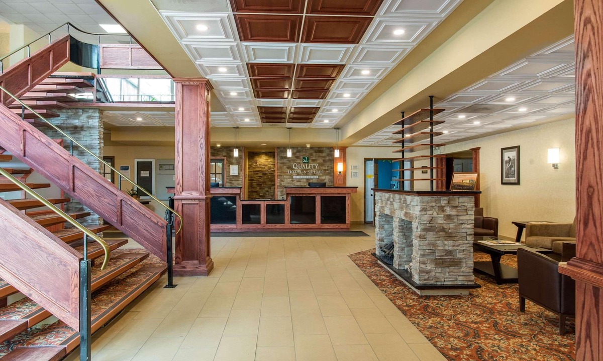 Gander Hotel | Quality Hotel & Suites
