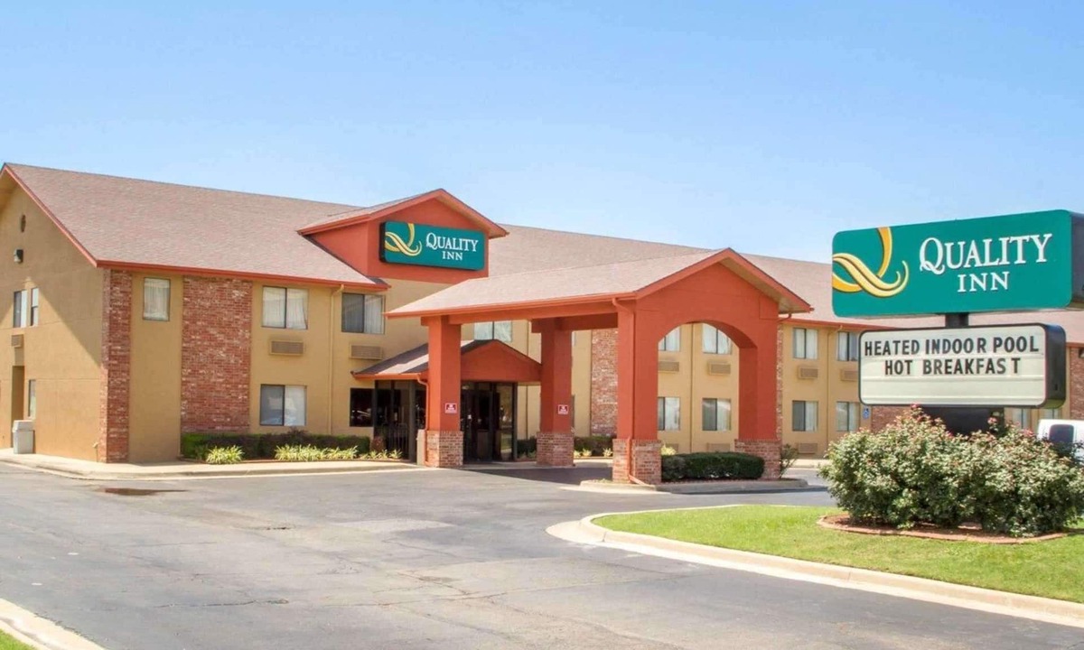 Broken Arrow Hotel | Quality Inn Broken Arrow - Tulsa