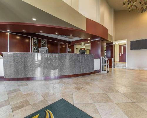 Sault Ste. Marie Hotel | Quality Inn & Suites Bay Front