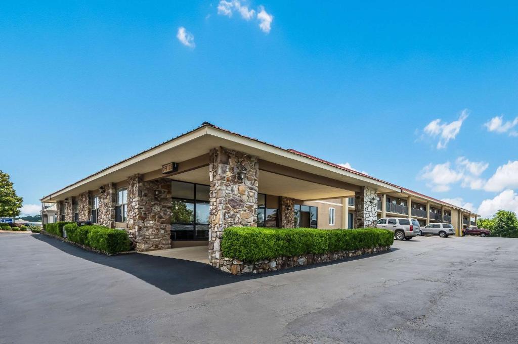 Hot Springs Hotel | Quality Inn & Suites Hot Springs-Lake Hamilton
