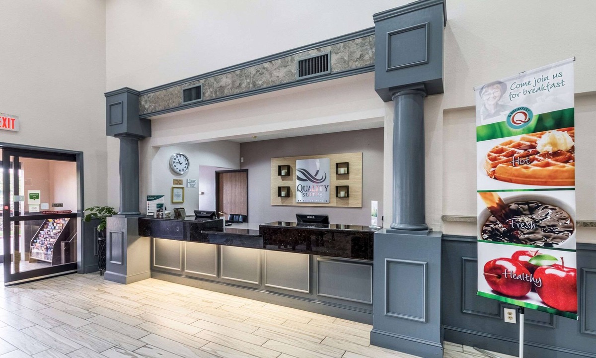 Burleson Hotel | Quality Suites Burleson - Ft. Worth