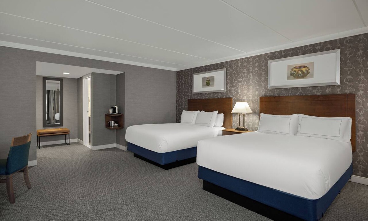 Gaffer District Hotel | Radisson Hotel Corning