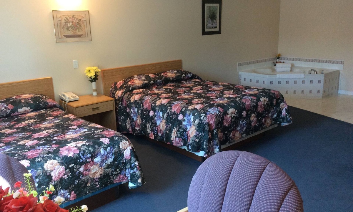 Swift Current Hotel | Rainbow Motel